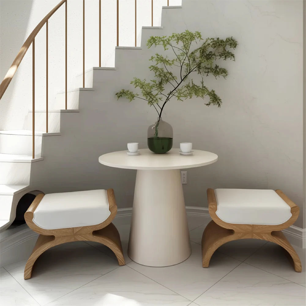 Skogna Round Pedestal Table